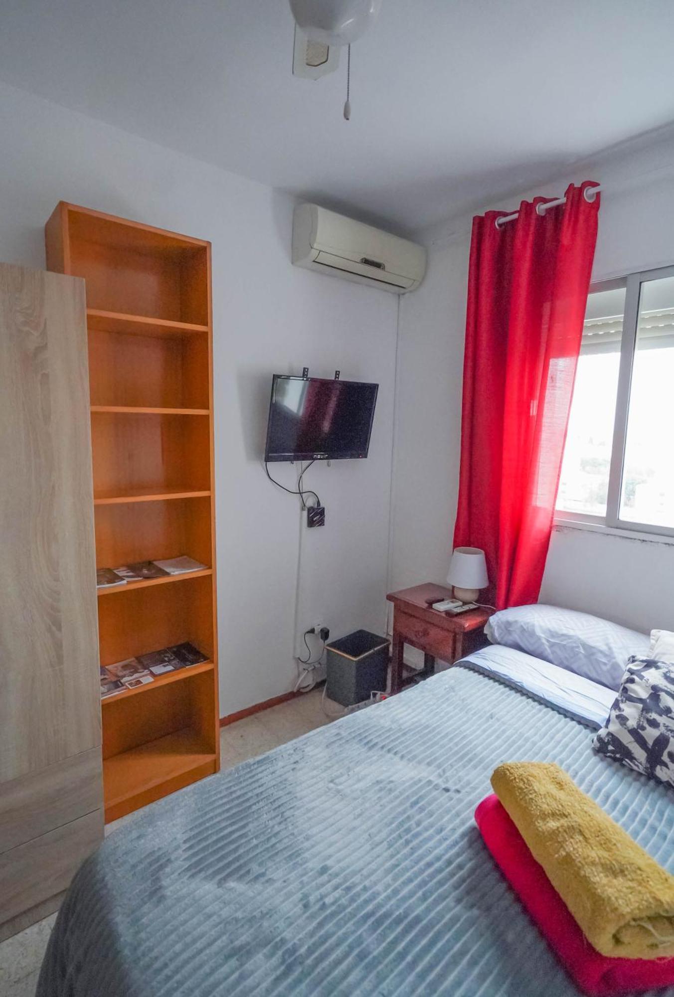 Habitaciones Privadas Con Cama Doble En Sevilla Екстериор снимка