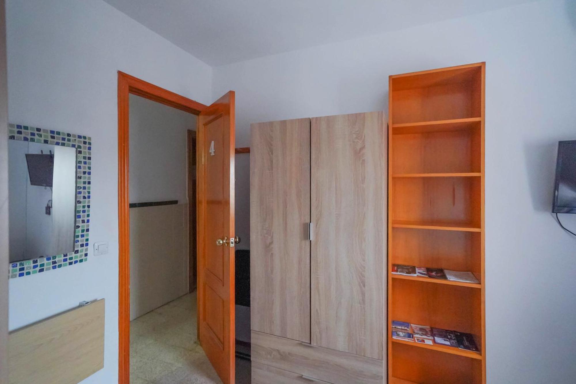 Habitaciones Privadas Con Cama Doble En Sevilla Екстериор снимка