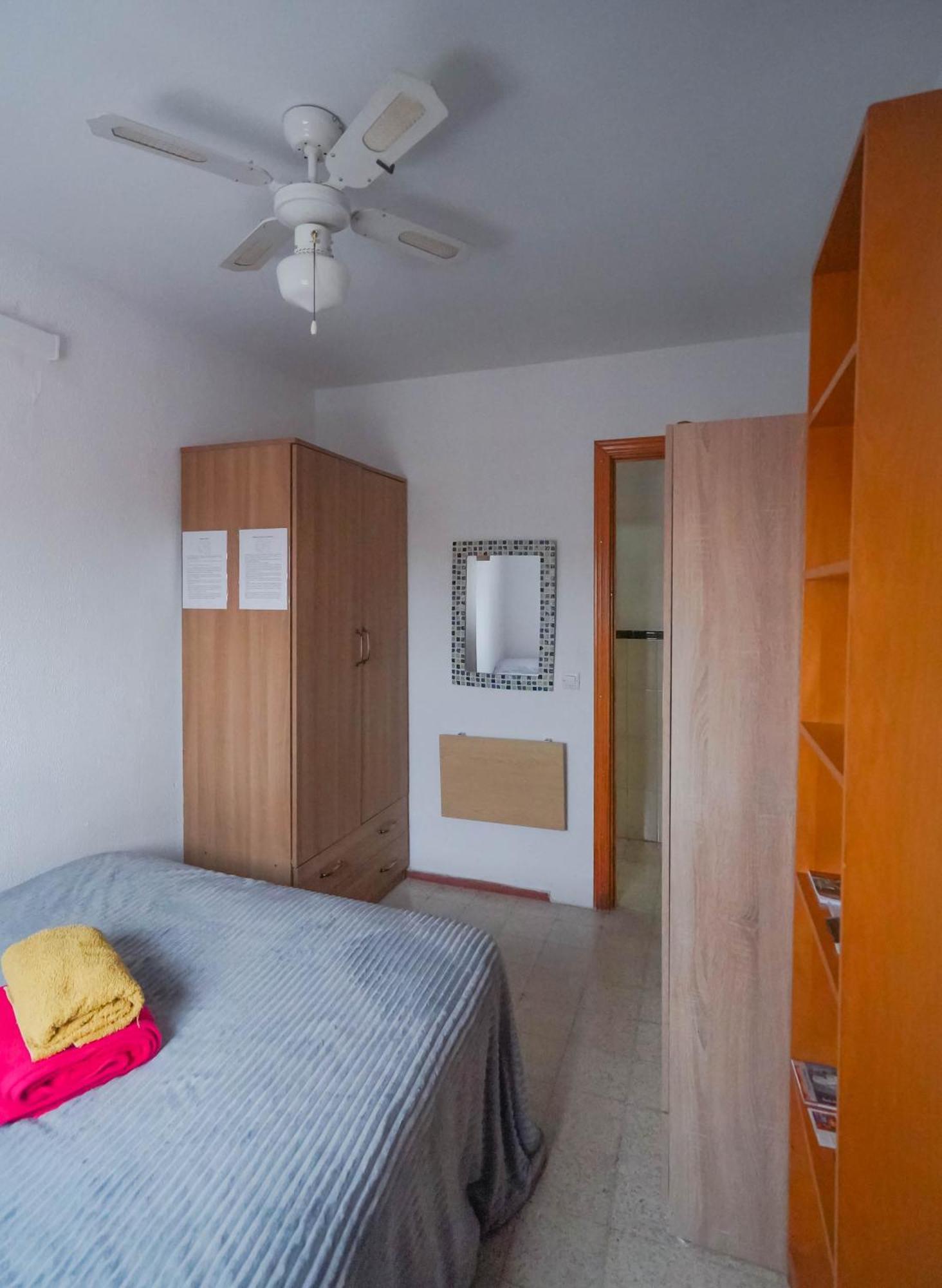 Habitaciones Privadas Con Cama Doble En Sevilla Екстериор снимка
