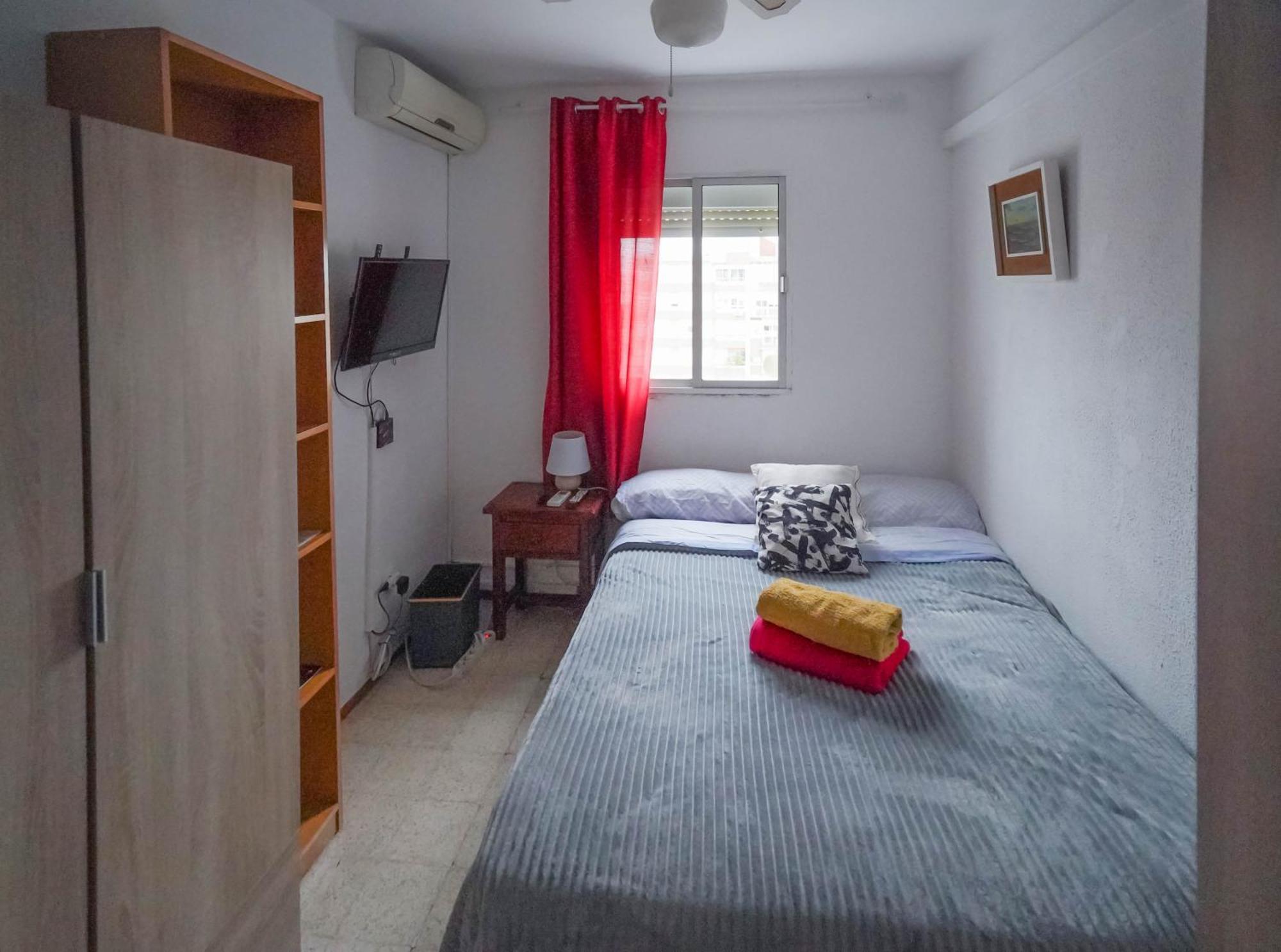 Habitaciones Privadas Con Cama Doble En Sevilla Екстериор снимка