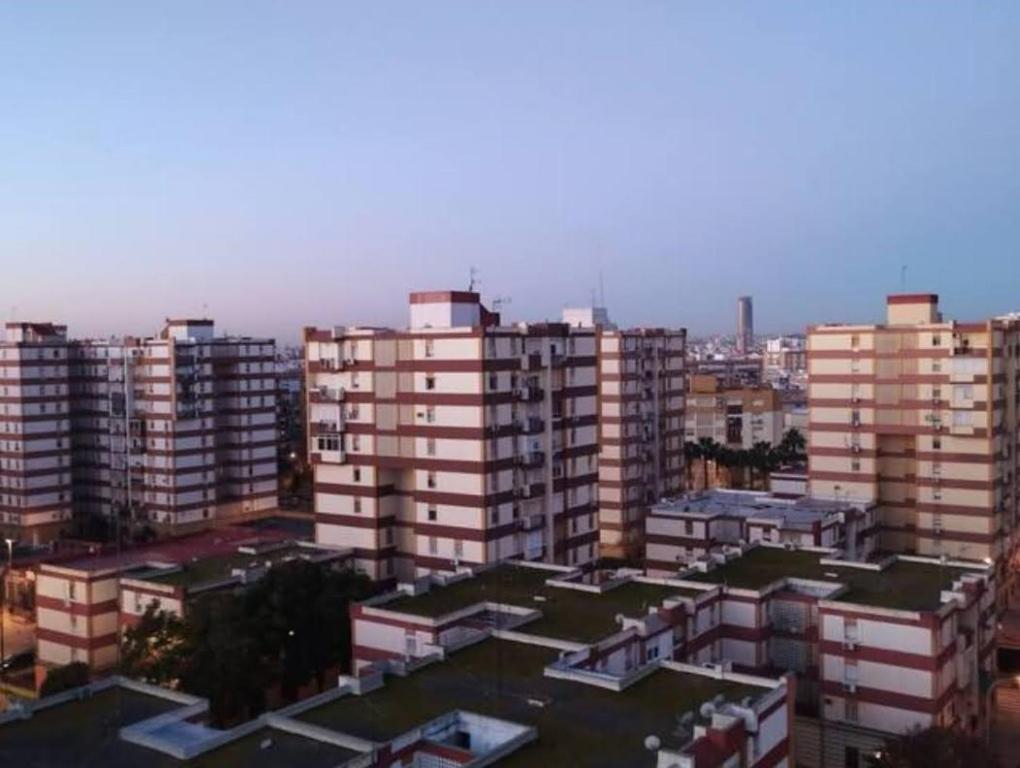 Habitaciones Privadas Con Cama Doble En Sevilla Екстериор снимка