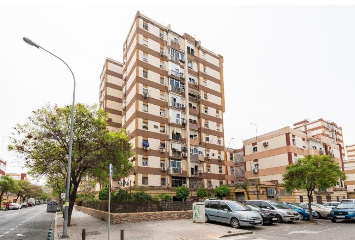 Habitaciones Privadas Con Cama Doble En Sevilla Екстериор снимка