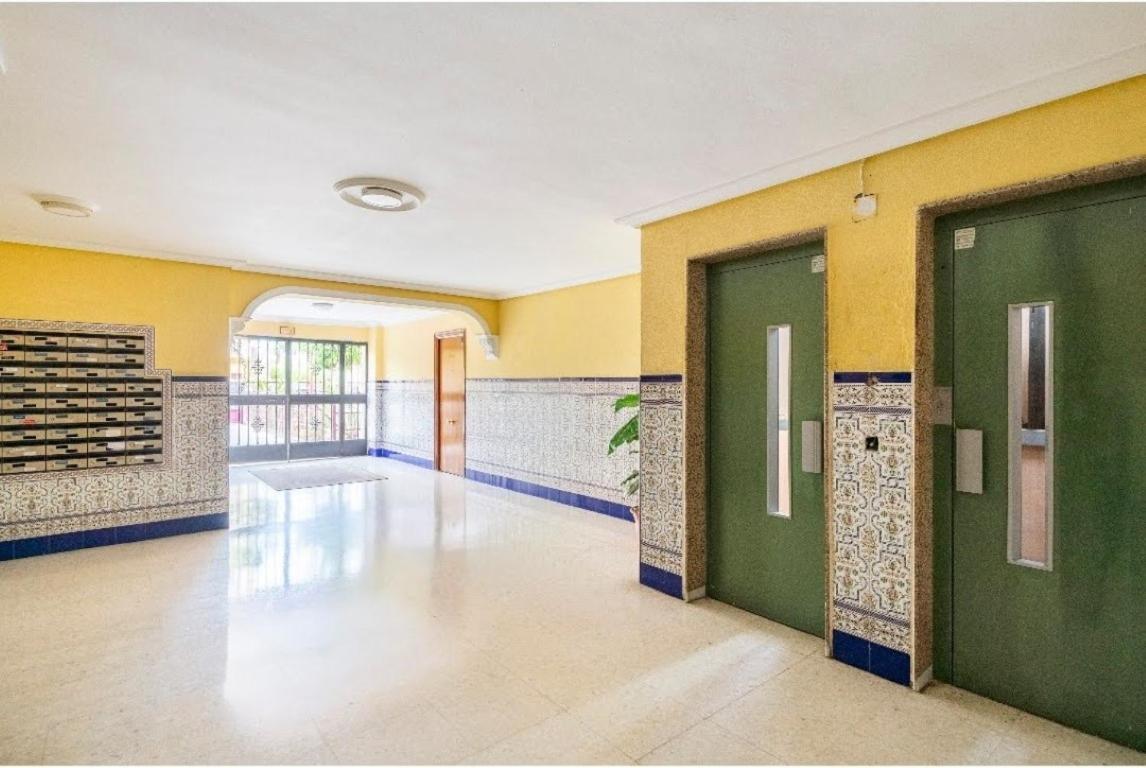 Habitaciones Privadas Con Cama Doble En Sevilla Екстериор снимка
