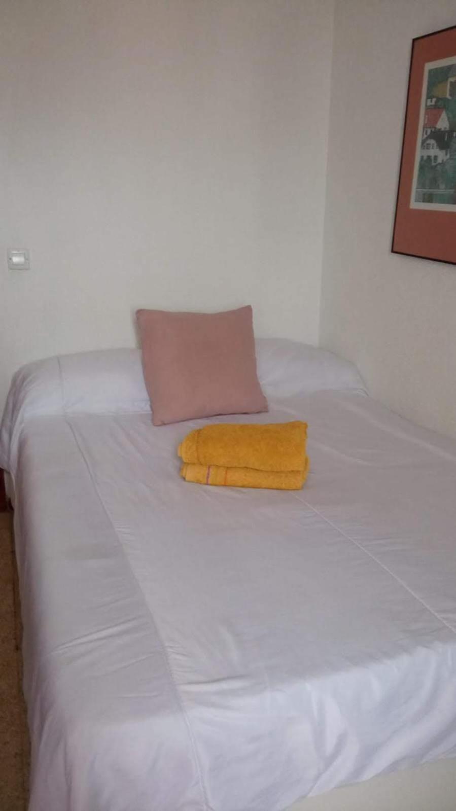 Habitaciones Privadas Con Cama Doble En Sevilla Екстериор снимка