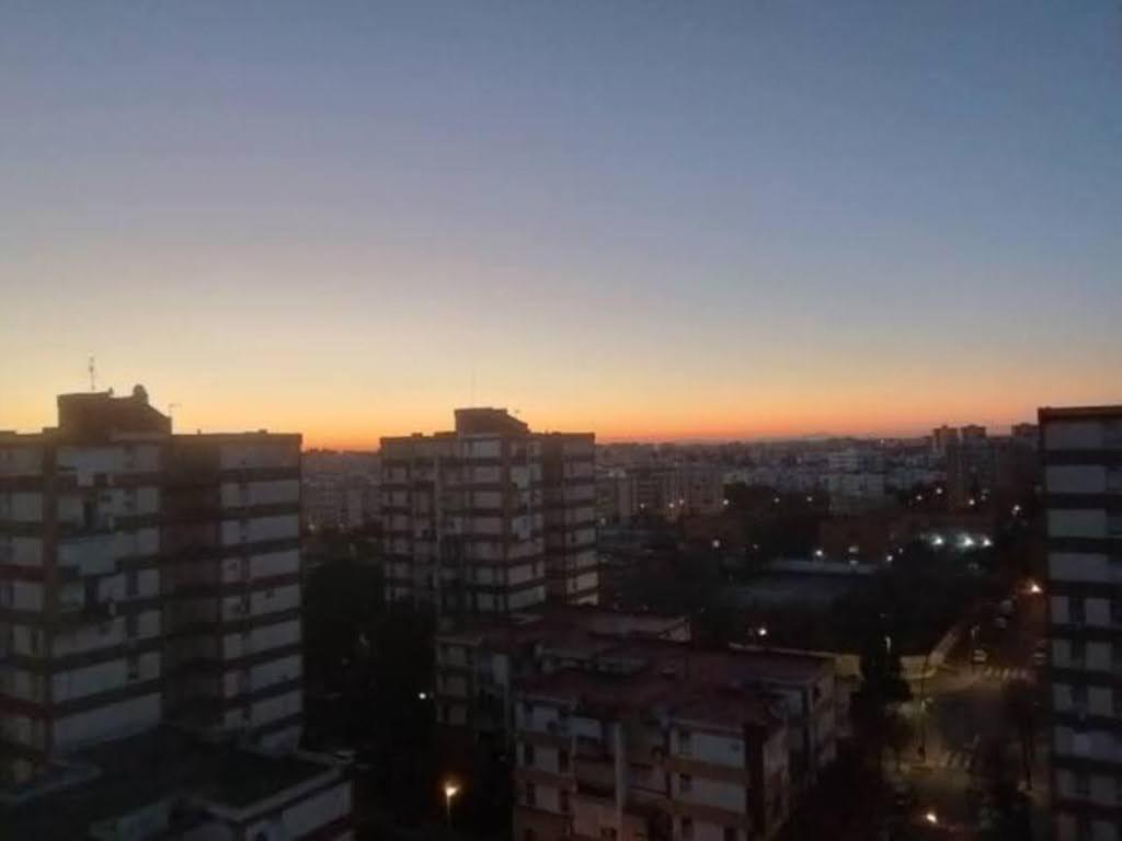 Habitaciones Privadas Con Cama Doble En Sevilla Екстериор снимка